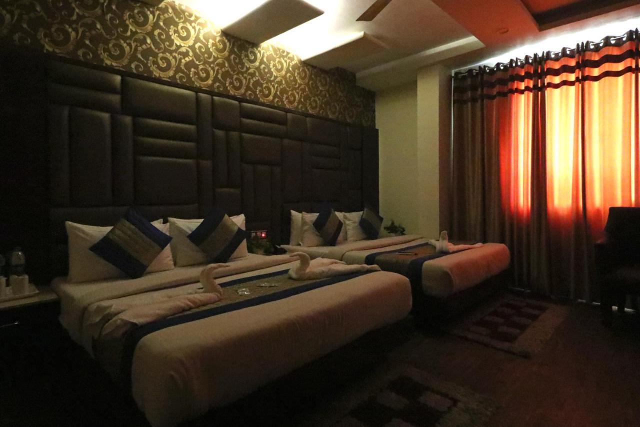 Hotel Mannat International By Mannat New Delhi Eksteriør billede