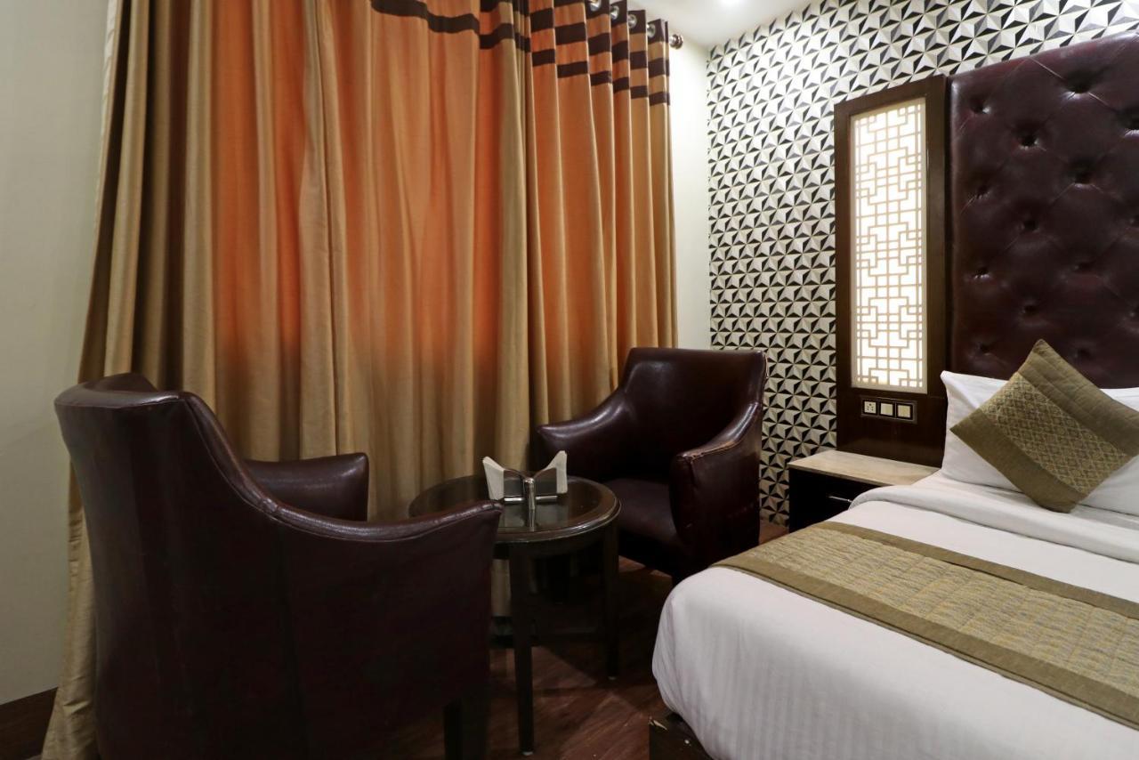 Hotel Mannat International By Mannat New Delhi Eksteriør billede