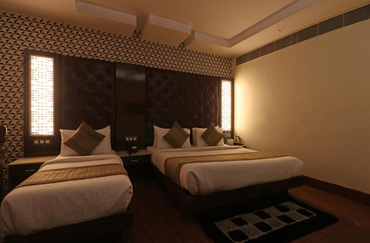 Hotel Mannat International By Mannat New Delhi Eksteriør billede
