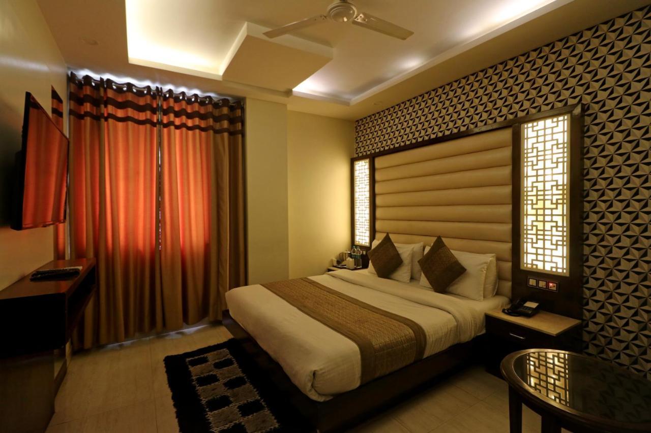 Hotel Mannat International By Mannat New Delhi Eksteriør billede