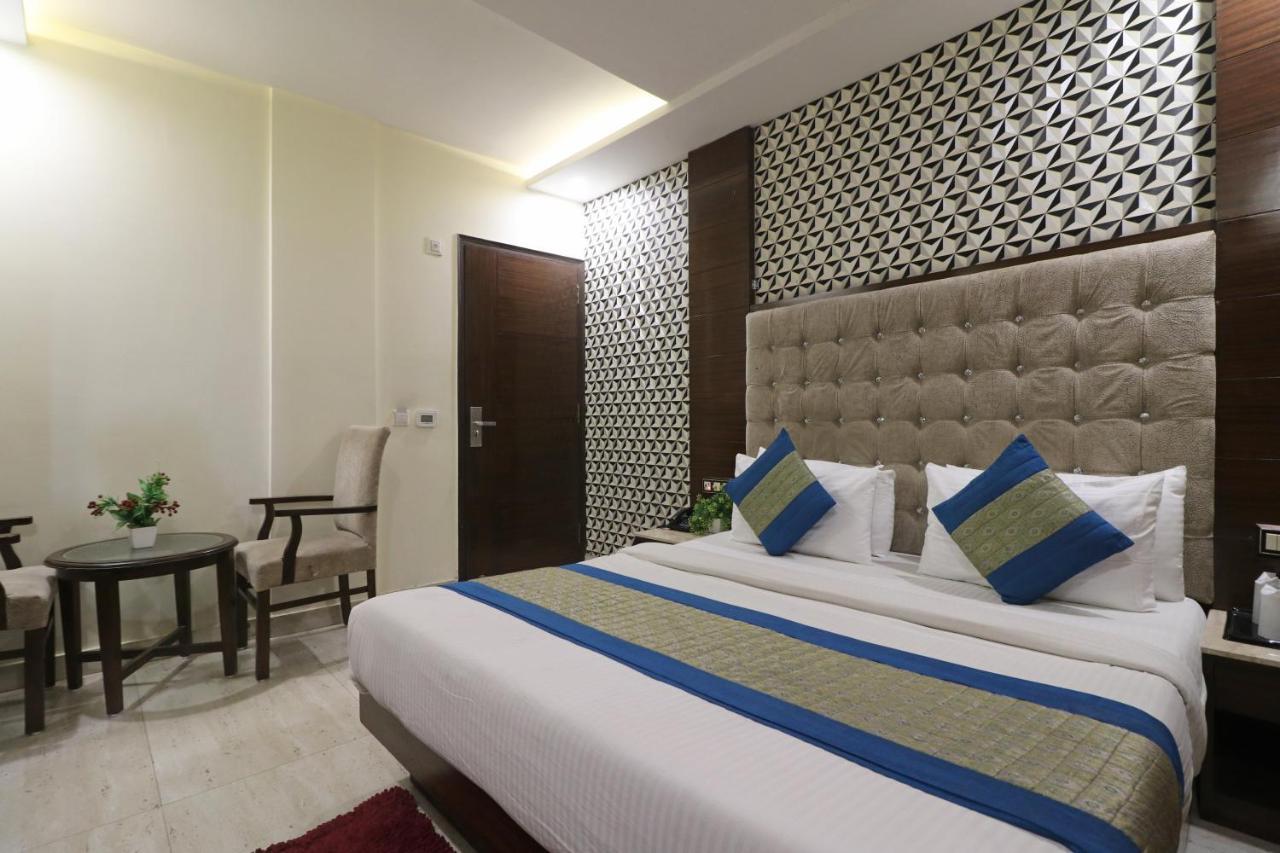Hotel Mannat International By Mannat New Delhi Eksteriør billede