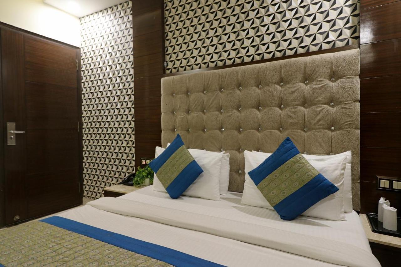 Hotel Mannat International By Mannat New Delhi Eksteriør billede