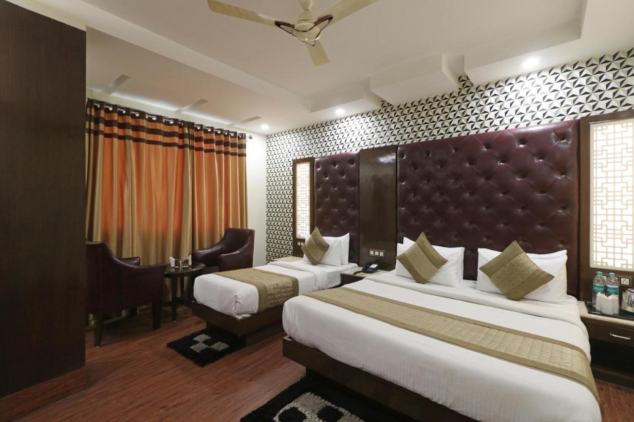 Hotel Mannat International By Mannat New Delhi Eksteriør billede