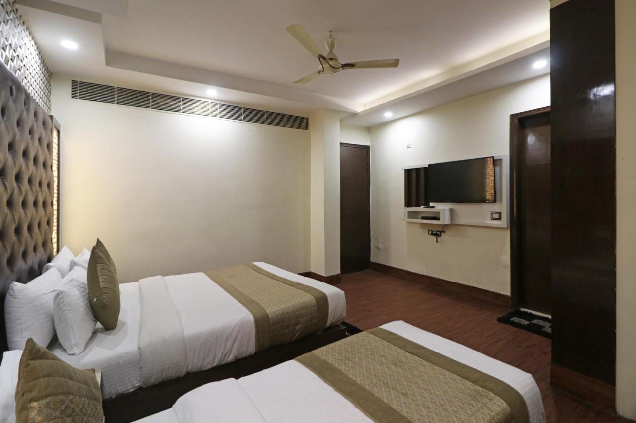 Hotel Mannat International By Mannat New Delhi Eksteriør billede