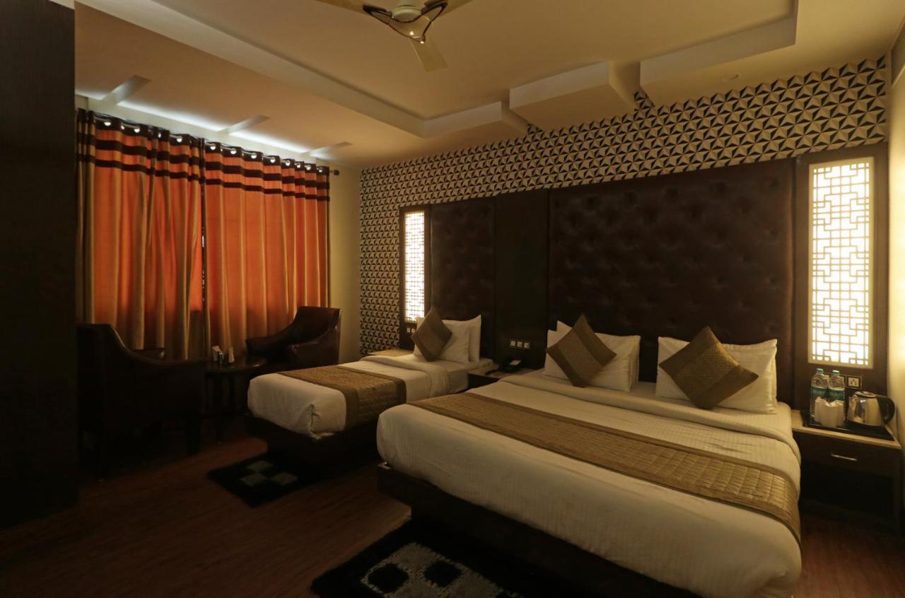 Hotel Mannat International By Mannat New Delhi Eksteriør billede