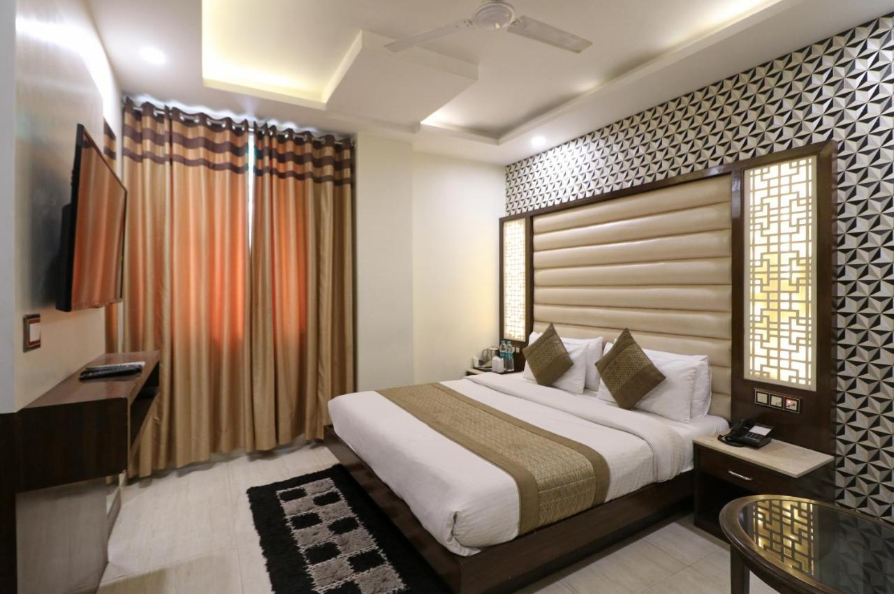 Hotel Mannat International By Mannat New Delhi Eksteriør billede