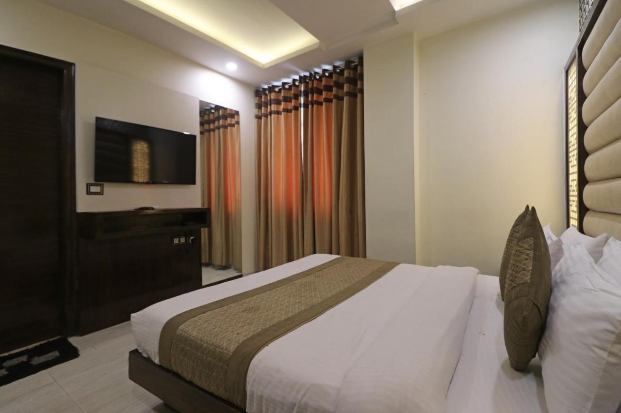 Hotel Mannat International By Mannat New Delhi Eksteriør billede
