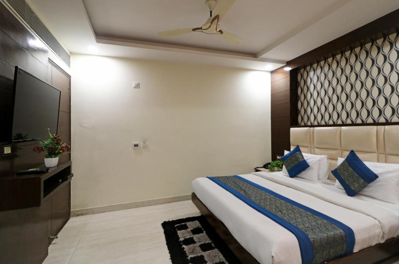 Hotel Mannat International By Mannat New Delhi Eksteriør billede