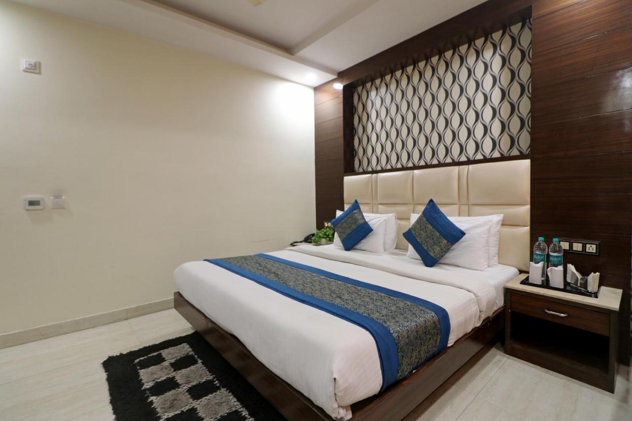 Hotel Mannat International By Mannat New Delhi Eksteriør billede
