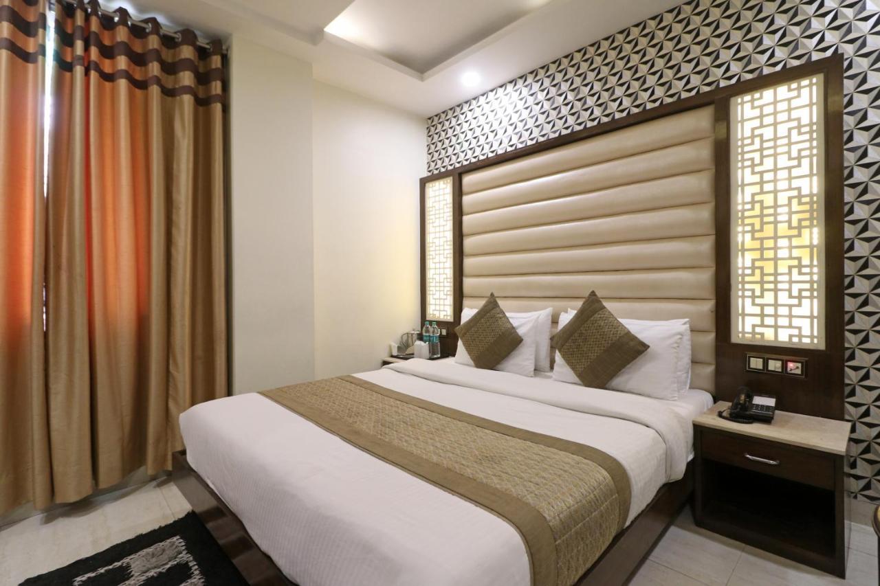 Hotel Mannat International By Mannat New Delhi Eksteriør billede